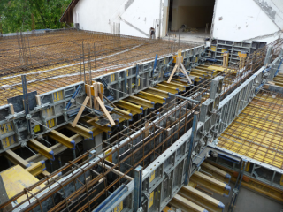 Győrújbatát,  iskola betonacél gyártása és szerelése