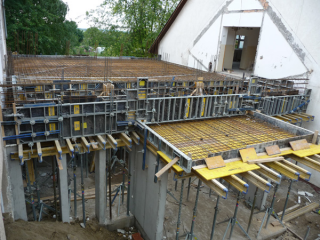 Győrújbatát,  iskola betonacél gyártása és szerelése